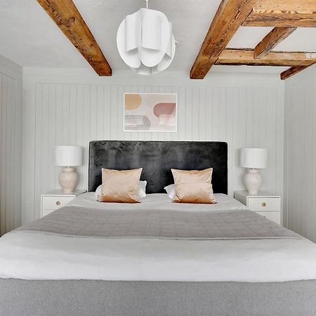 Sanders Secret - Pleasant Three-Bedroom Townhouse Near Main Attractions โคเปนเฮเกน ภายนอก รูปภาพ